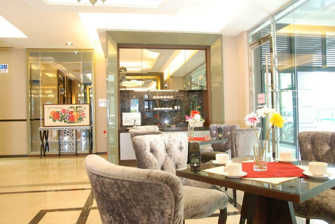 The Metro Hotel Taichung Exterior foto
