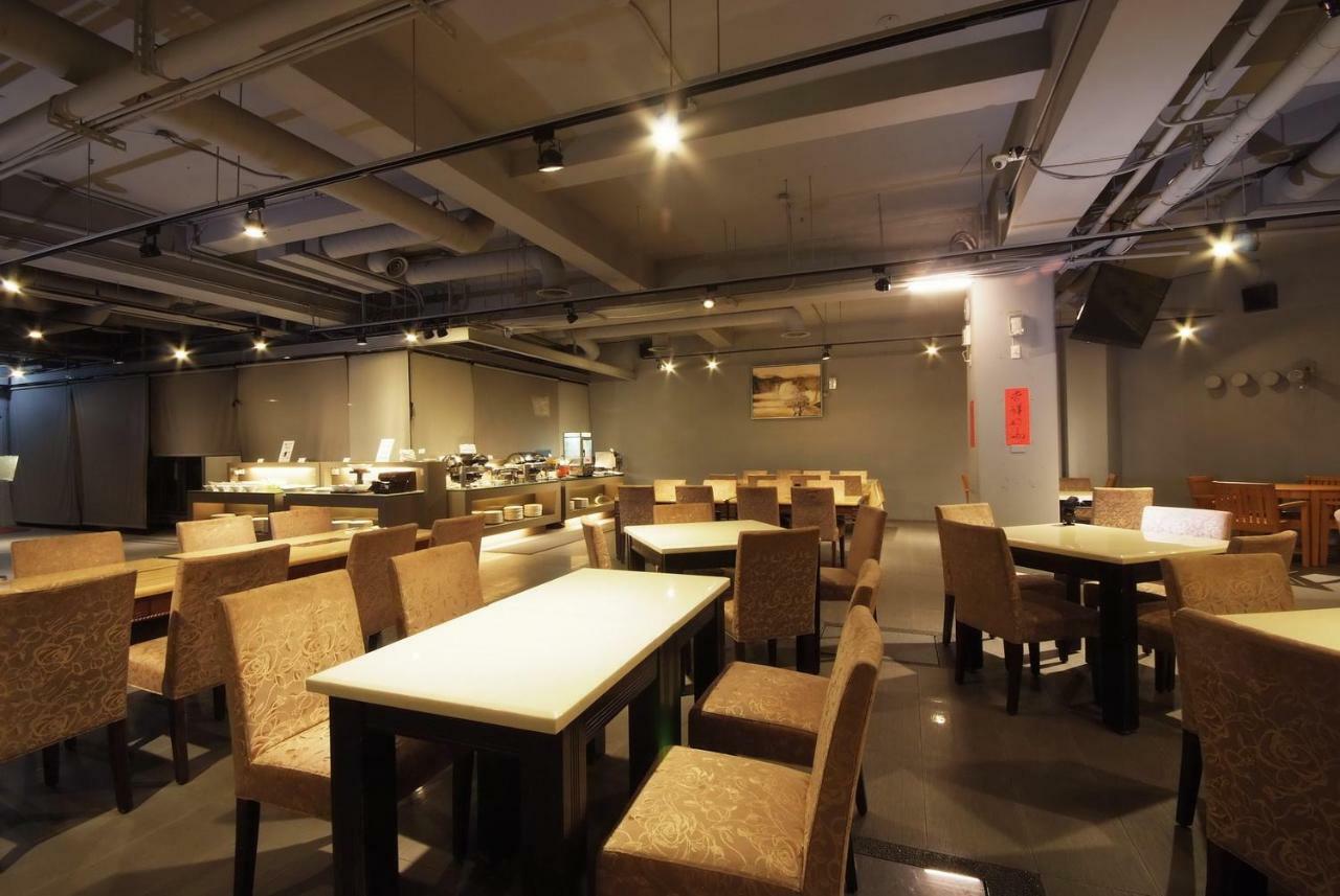 The Metro Hotel Taichung Exterior foto