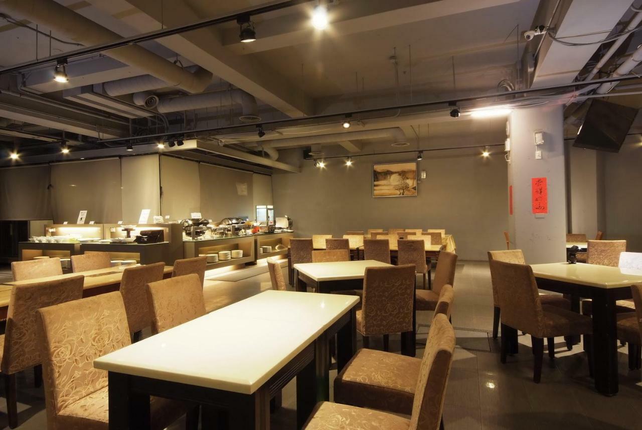 The Metro Hotel Taichung Exterior foto