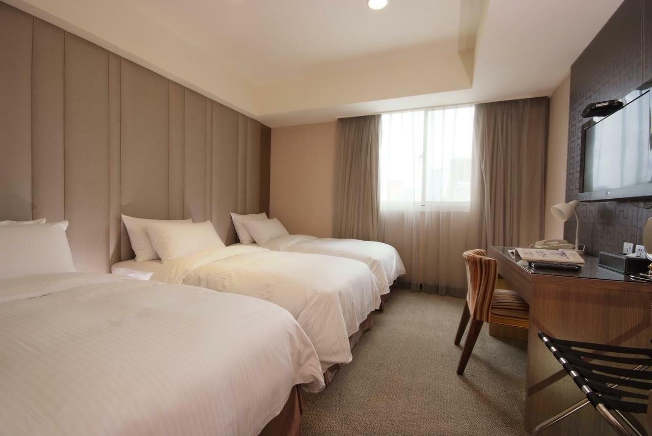 The Metro Hotel Taichung Exterior foto