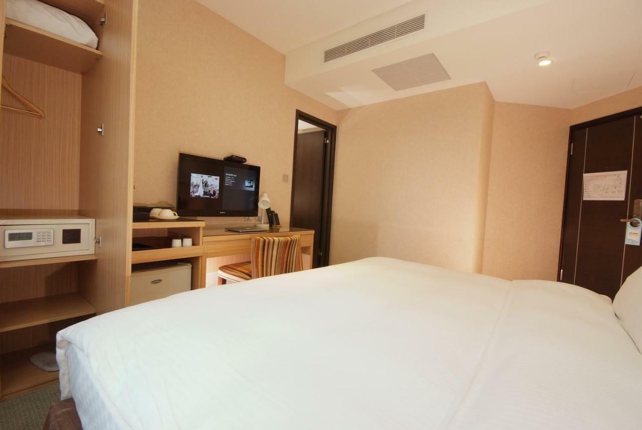 The Metro Hotel Taichung Exterior foto