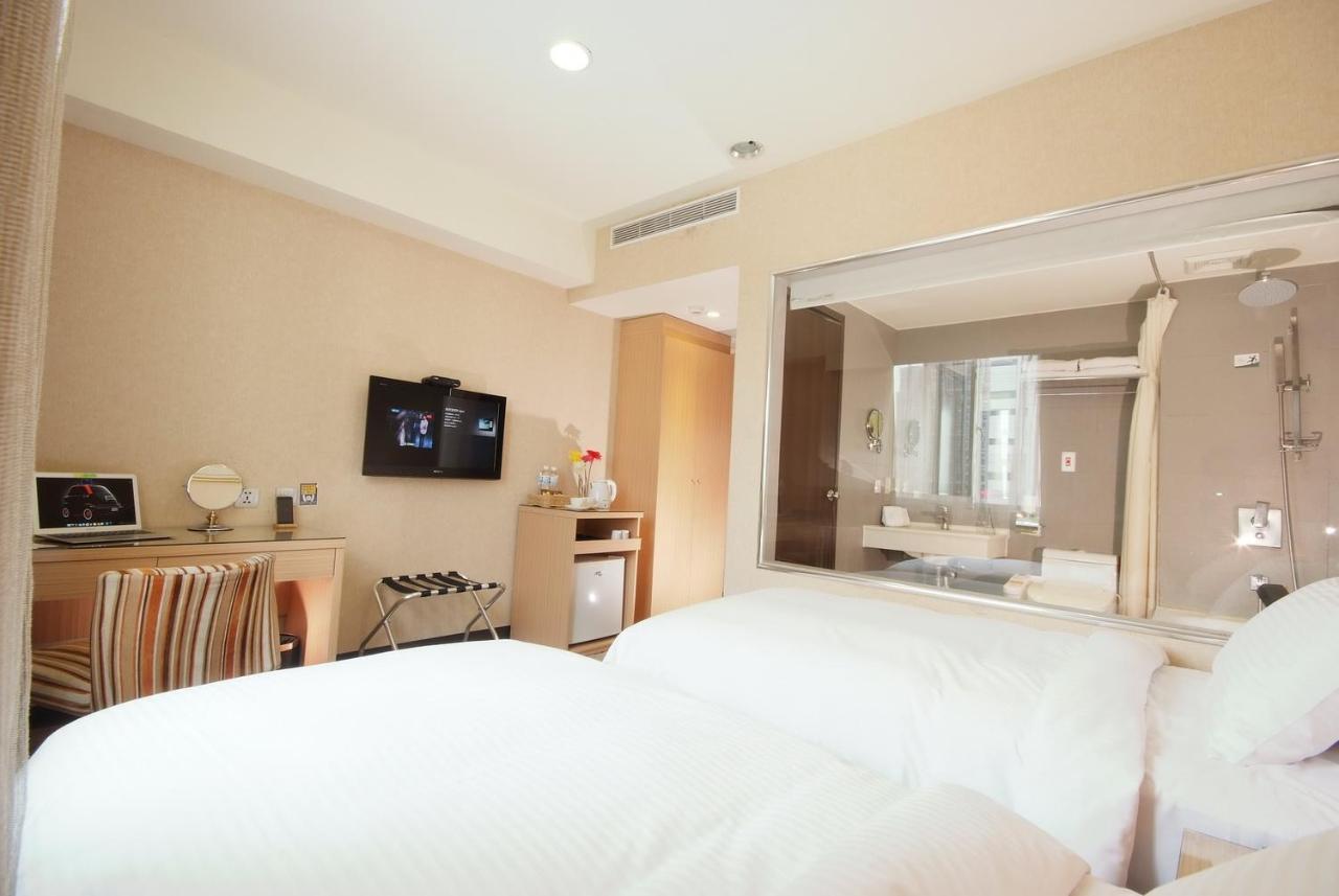 The Metro Hotel Taichung Exterior foto